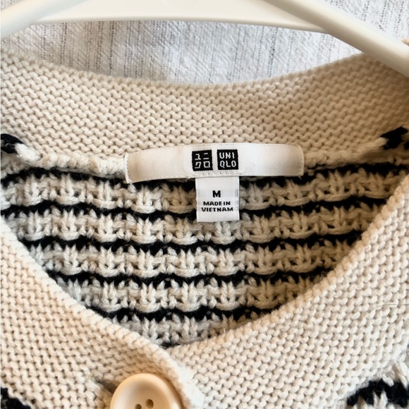 Uniqlo Black and Cream Cardigan Sweater - Picture 2 of 3